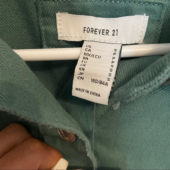 NWT. Green Distressed Shacket. Size Small. - Picture 9 of 12